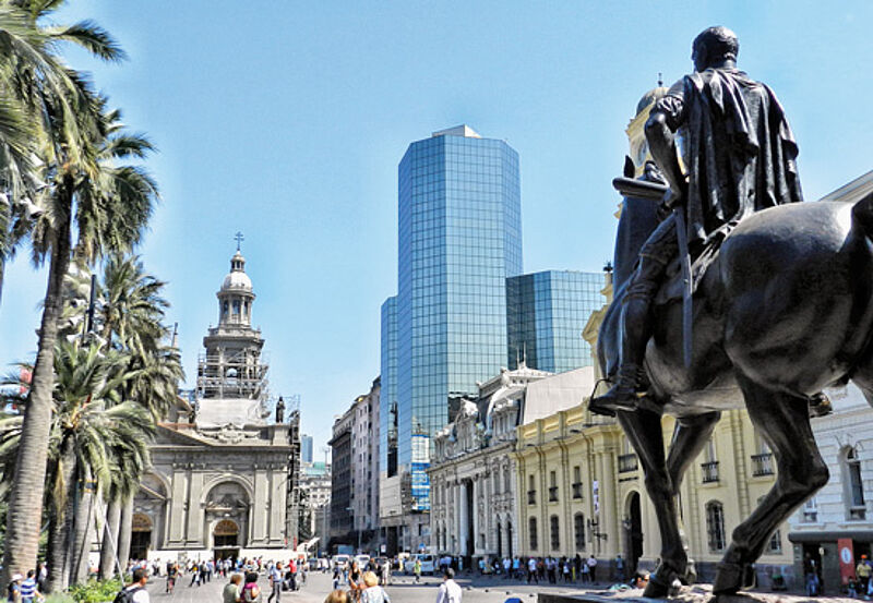 Der Plaza de Armas ist das Herz Santiagos.