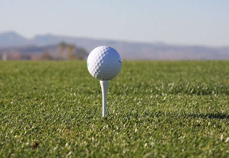 Nach der Arbeit noch ein Golfturnier: möglich mit dem Dertour Golfclub