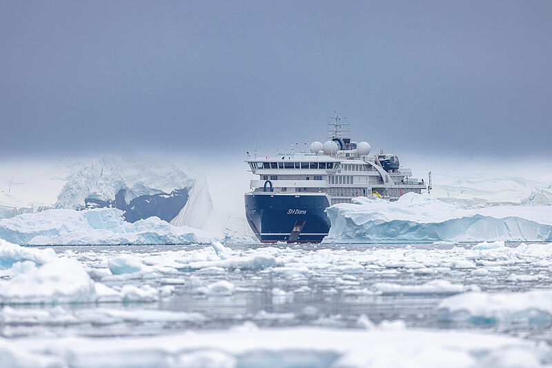 Das Expeditionskreuzfahrtschiff SH Diana in der Antarktis