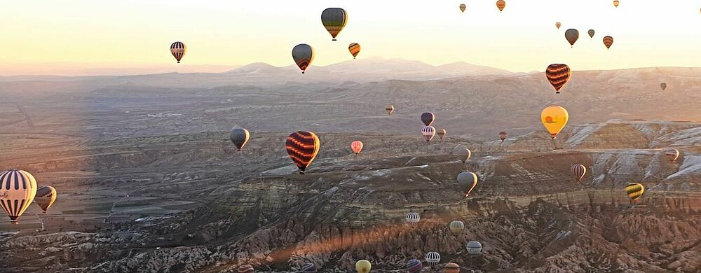 Fast täglich zu bewundern: Hunderte Heißluftballons über der Hochebene