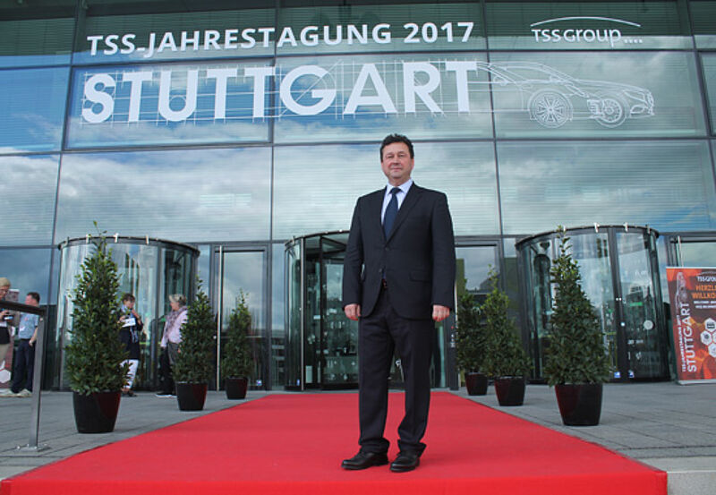 Roter Teppich für die Reisebüros: TSS-Chef Manuel Molina auf dem Messegelände in Stuttgart