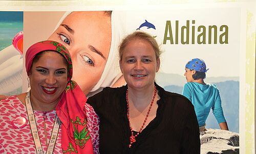 Wieder in Deutschland: Die quirlige Dominikanerin Yudelka Lopez - hier im Bild mit ta-Redakteurin Sylvia Raschke - arbeitet als Direktorin Sales & Marke für den Aldiana Club Cabarete in der Dominikanischen Republik