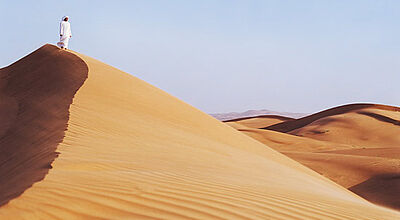 Dünen über Dünen: Die Rub al-Khali ist von Abu Dhabi aus nur einen Katzensprung entfernt