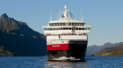 Die Hurtigruten-Postschiffe, im Bild die Nordkapp, sind bereits bis 2026 buchbar. Foto: Trym Ivar Bergsmo