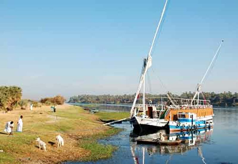 FTI-Gäste können bei Nilkreuzfahrten weiterhin Bauern an den Flussufern und traditionelle Dahabeyas erleben