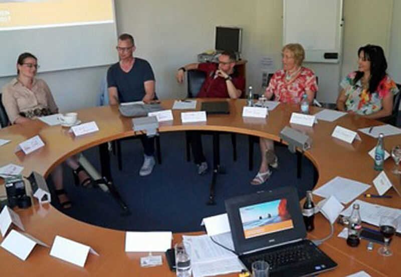 Offene Gesprächsrunde: Round-Table-Treffen der Neckermann-Reisebüros in Oberursel