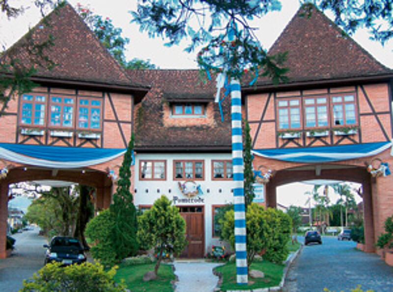 Deutschland in Brasilien: In Pomerode gibt es Fachwerkhäuser, Brauereien und Schwarzwälder Kirsch.