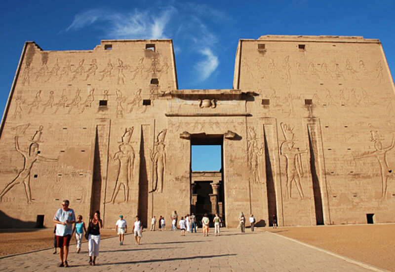 Altägyptischer Tempel in Edfu am Oberlauf des Nil