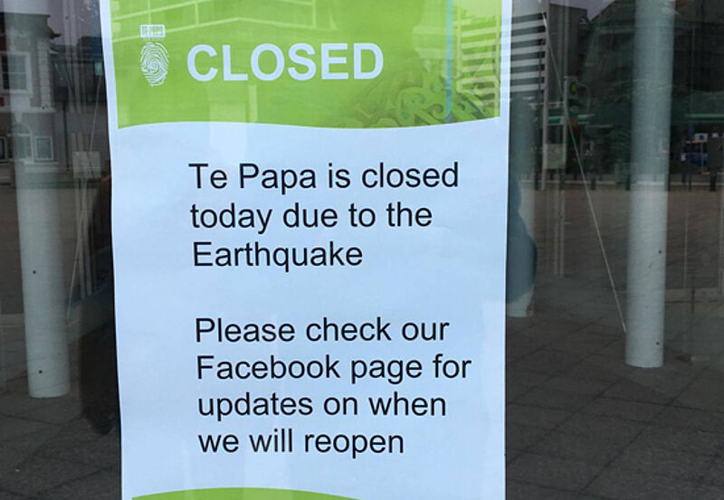 Nach den Erdbeben: ein Ladenschild in Wellington