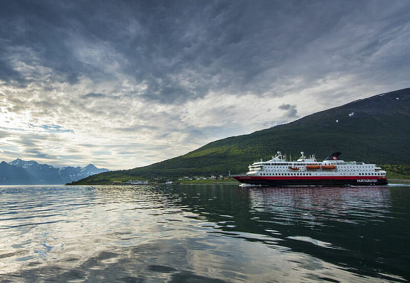 Mit TV-Werbung und neuen Verkaufsmaterialien legt sich Hurtigruten ins Zeug für die Saison 2017