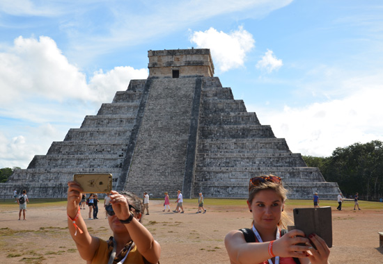Mexiko will Marketing-Kampagnen mit deutschen Veranstaltern lancieren, im Bild Teilnehmer der Travel Games von Thomas Cook in Chichen Itza Ende 2016