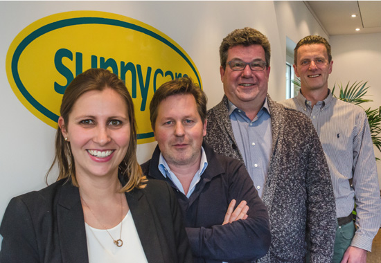 Zufriedene Sunny-Cars-Manager: Mareen Lipkow, Thorsten Lehmann, Detlef Hoffmann (Chef der Tochter Autobooker.com) und Kai Sannwald