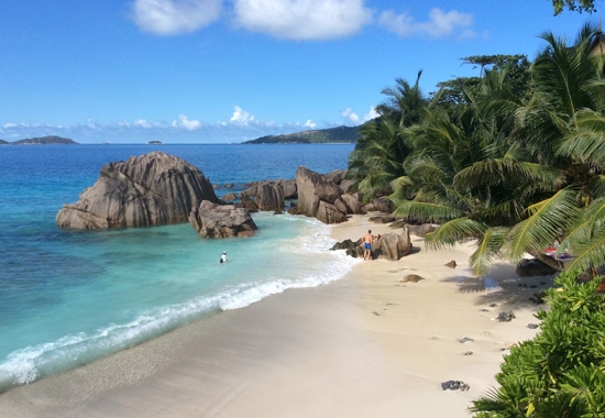 Kunden von Vtours können jetzt auch an den Stränden der Seychellen baden