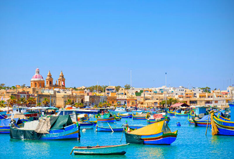 Beliebtes Fotomotiv: Luzzu-Boote am Hafen von Marsaxlokk