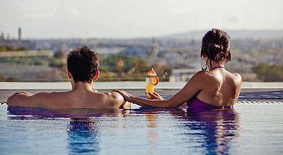 Eine Dachterrasse mit Blick auf Valletta bietet das neue FTI-Hotel Rocca Nettuno Suites