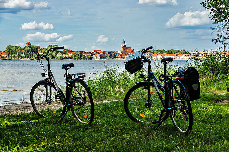 Radfahren an der Mecklenburgischen Seenplatte: Spezialisten stellen sich auf eine Deutschland-Saison ein. Foto: rie