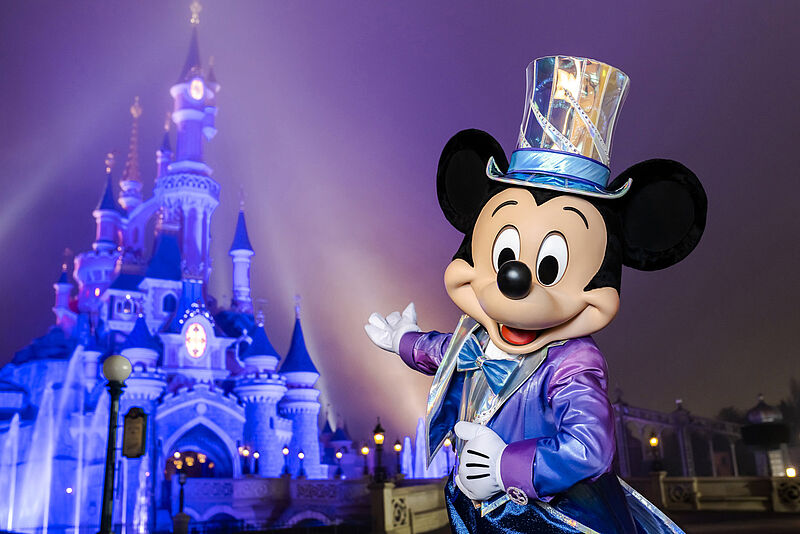 Micky Maus lädt zum 30. Geburtstag nach Disneyland Paris ein. Foto: Disney