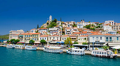Auch die kleine Insel Poros gehört mit zur Region Attika. Foto: Jane_Star/iStock