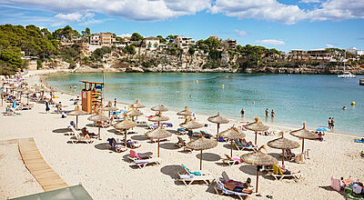 Leere Strände findet man auf Mallorca vor allem in der Vor- und Nachsaison. Foto: xavierarnau/iStock