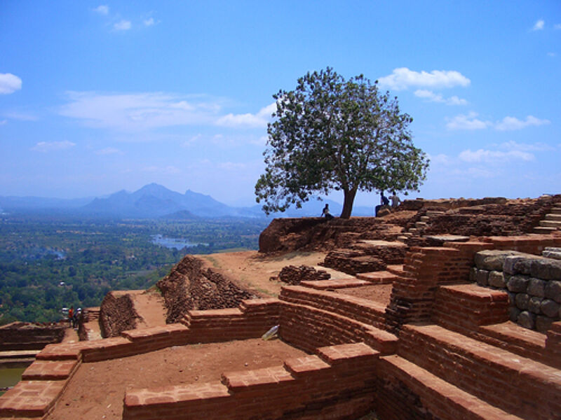 Sri Lanka hofft, dass die Touristen wiederkommen - auch auf den bekannten Sigiriya-Felsen.