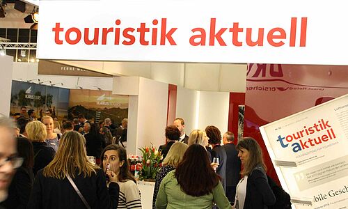 Mehr als 300 Touristiker kamen zum Get-together von touristik aktuell und URV in Halle 25