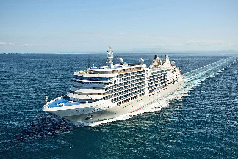 Das Suiten-Schiff Silver Dawn fasst 596 Passagiere und bietet acht Restaurants