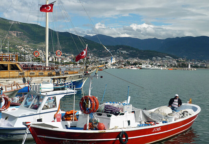 Noch sind Touristen Mangelware: Hafen von Alanya im Osten der Riviera-Küste.