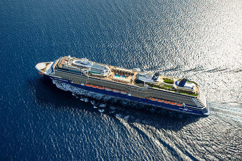 Sonderkonditionen gibt es auch für die Celebrity Equinox. Foto: Michel Verdure/Celebrity Cruises