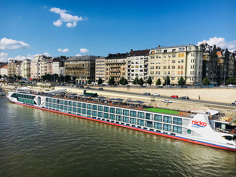 Fährt auch im nächsten Jahr auf der Donau: Das neue Nicko-Flaggschiff Donau Vision, hier in Budapest