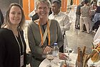 Kerstin Heckelsberger vom Reisemarkt Eppelsheim mit Katharina Stehr, die auf der Tagung die mexikanische Region Los Cabos vertrat