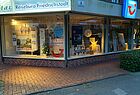 Auf breiter Front präsentiert das TUI Travel Star Reisebüro Friedrichstadt seine Weihnachtsdeko…