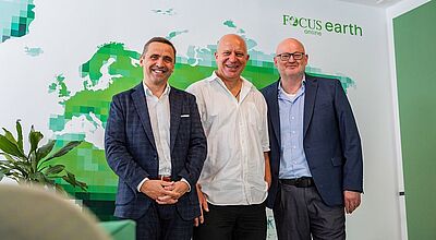 Besuch im Büro von Focus Earth in Bad Neuenahr-Ahrweiler (von links): Thomas Bösl, Frank Gerstenberg (Focus Earth) und Andreas Lambeck