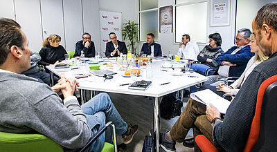 Ein wegweisendes Projekt: Meeting der B4C-Veranstalter mit Reisebüros von Best-Reisen Ende 2022 in den Redaktionsräumen von touristik aktuell. Foto: fx