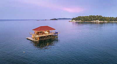 Zum Banyan Tree Bintan gehört nun auch eine schwimmende Villa.
