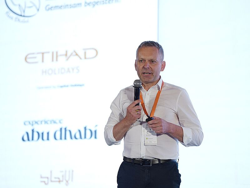 Karl Markgraf während der Schmetterling-Jahrestagung in Abu Dhabi. Foto: Schmetterling