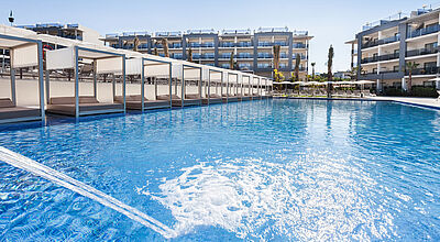 Relax-Pool im Zafiro Palace in Alcudia auf Mallorca. Foto: Zafiro