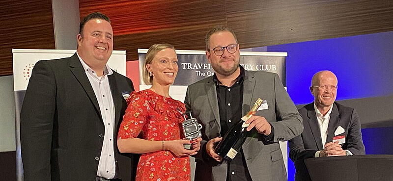 Das Team von Realizing Progress beim TIC (von links): Michael Faber, Catharina Fischer und Alexander Mirschel. Ganz rechts TIC-Präsident Dirk Brehmer.