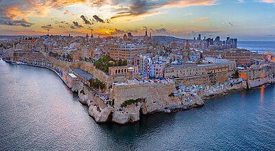 Im Hafen von Maltas Hauptstadt Valletta wurden 2023 fast 900.000 Kreuzfahrt-Passagiere abgefertigt. Foto: iStockphoto/Gatsi