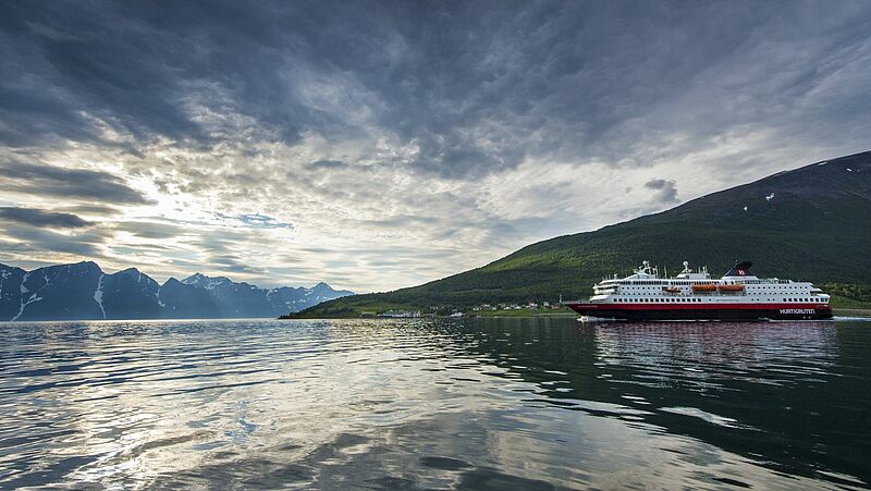 Ab 16. Juni sollen die Hurtigruten-Schiffe wieder in die norwegischen Fjorde fahren