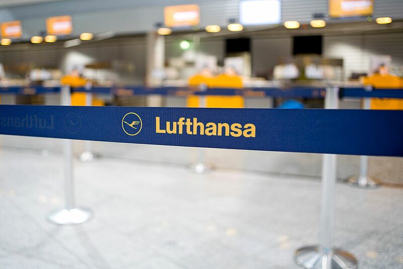 Lufthansa streicht im Zuge des angekündigten Warnstreiks nahezu alle Flüge an den Drehkreuzen Frankfurt und München