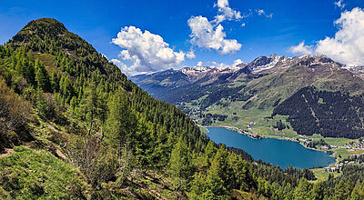 Bei dem sportlichen Famtrip geht es unter anderem auch auf das Seehorn in der Nähe von Davos