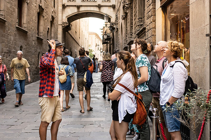 Die Studien- und Erlebnis-Spezialisten sind glücklich mit der Geschäftslage. Foto: iStockphoto/carlos Pereira