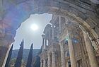 Die berühmte Fassade der antiken Bibliothek von Ephesus