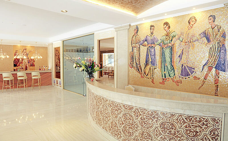 Das Kairaba Mythos Palace will die Gäste unter anderem mit Mosaiken beeindrucken