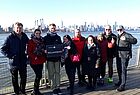 Die Ausflugsgruppe „Williamsburg“ mit Blick von Brooklyn auf Manhattan (Foto: sl)