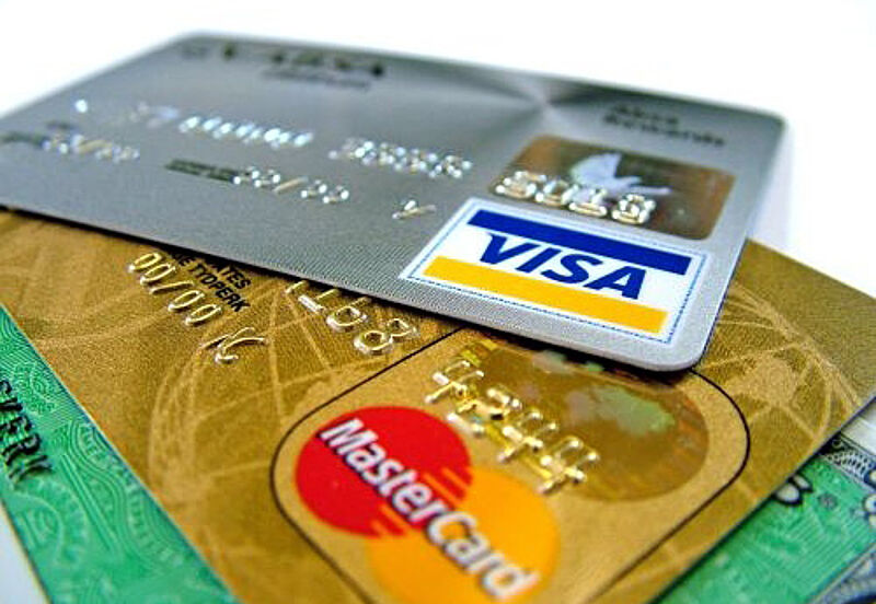 Kunden, die ihre Cook-Reise mit Kreditkarte bezahlen, müssen künftig ein Transaktionsentgelt bezahlen