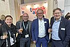 Andrea Trinkaus (Airplus) mit Mario Krug (LMX), Andreas Neumann und Aquilin Schömig (ADAC Reisevertrieb)
