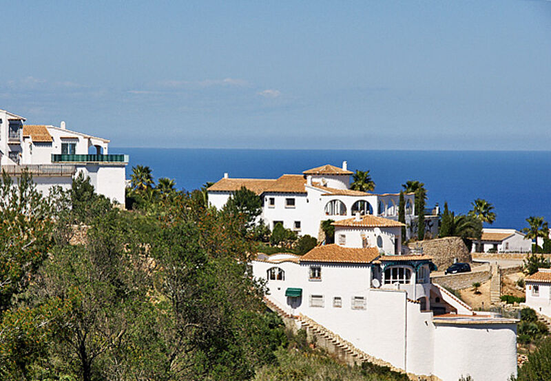 An der Costa Blanca, hier Monte Pego, bestimmen Ferienhäuser statt große Hotelanlagen das Bild.