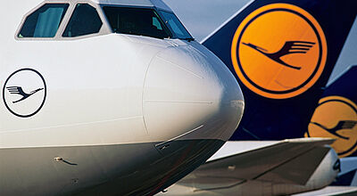 Schlechte Zeiten für den Kranich: Bei Lufthansa brechen Umsatz und Gewinn ein.