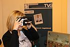 Virtueller Aida-Rundgang: Peggy Seiferlin vom Sonnenklar Reisebüro Travel Xdream in Leipzig testet die VR-Angebote von Diginet Media